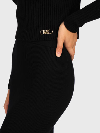 Black turtleneck sweater with logo accent - 5
