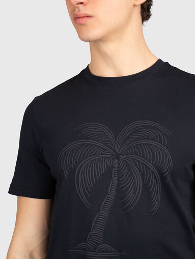 T-shirt with oval neckline - 5