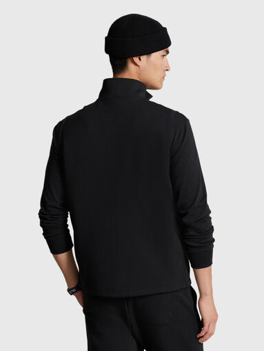 Vest with contrasting logo  - 3