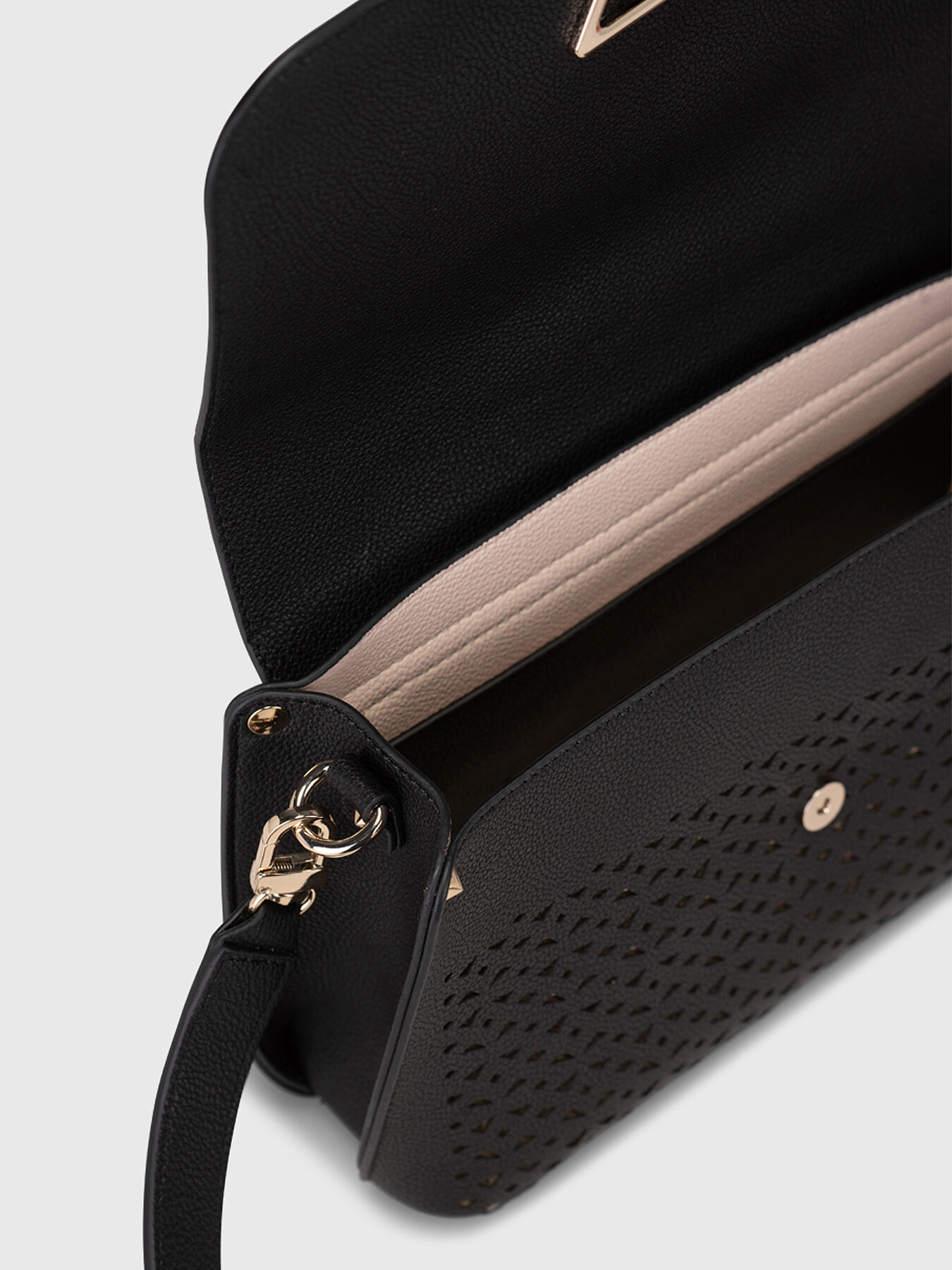 U*N様 定価6万　GUNTAS Genuine Leather Crossbo Кросбоди чанта MERIDIAN с лазерно изрязване на марката GUESS