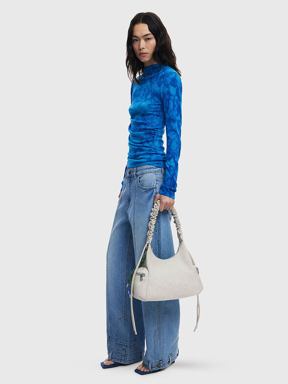 Bag with embossed logo - 2