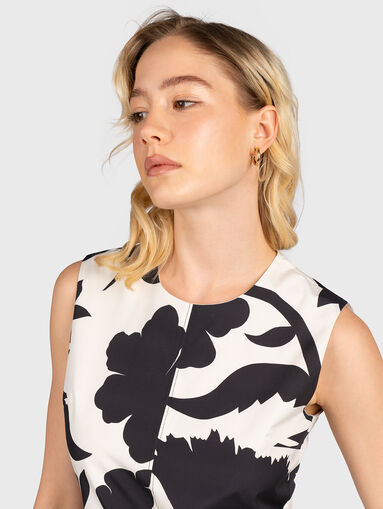 Dress with contrasting floral motifs - 4