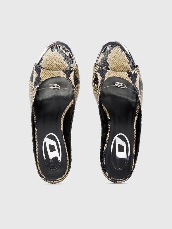 Heeled slippers with an animal print  - 6