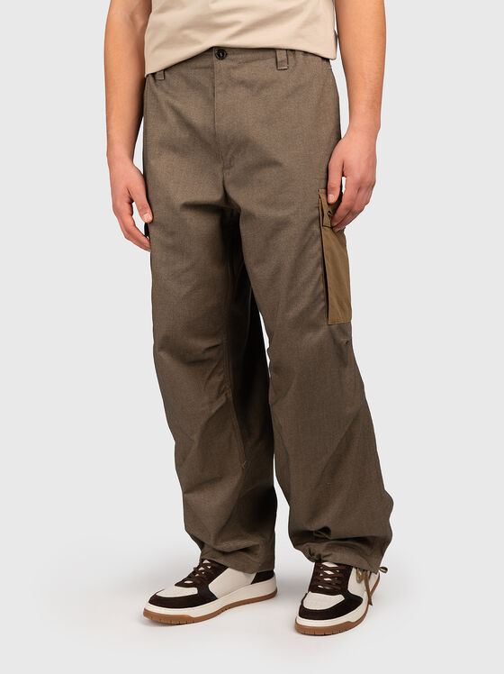 Cargo pants with contrast pockets - 1