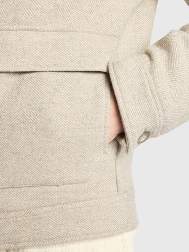 Bomber jacket with a herringbone knit pattern - 5