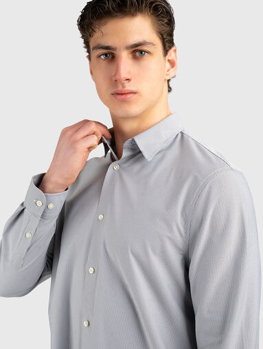 Shirt with striped pattern - 5