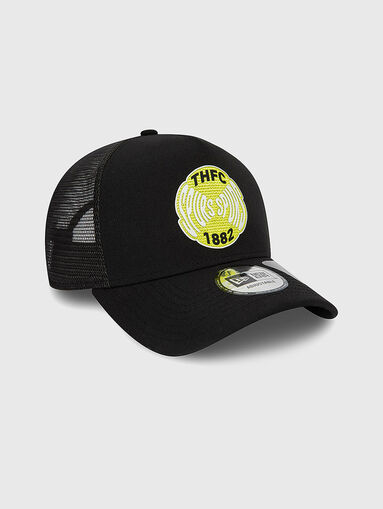 Cap with visor and accent - 3