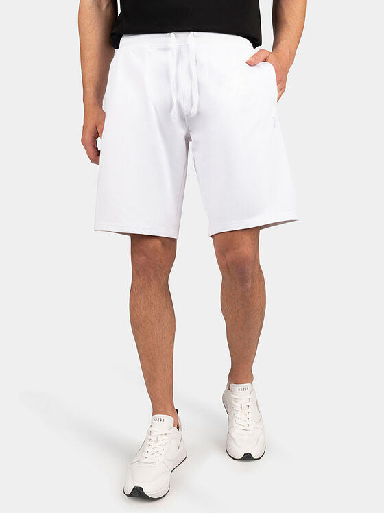 Къси панталони LIVIO в бял цвят - 1