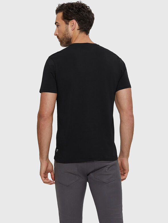 Black T-shirt with a fancy logo - 3