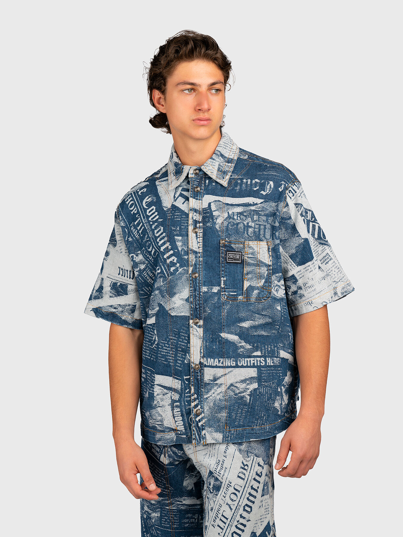 Tシャツ・カットソー VERSACE JEANS SS24 PRINTED SHIRT (76GAL2R0_NS407899) VERSACE JEANS COUTURE COLORFUL LOGO T SHIRT-BLACK. | eBay