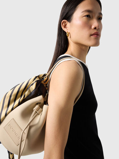 NIKI top with contrasting trim - 5