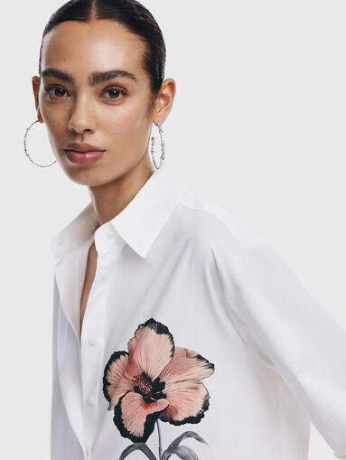Cotton shirt with accent flower - 5