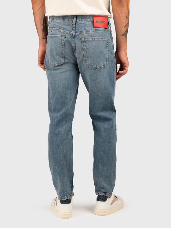 Дънки с избелен ефект и лого - 2