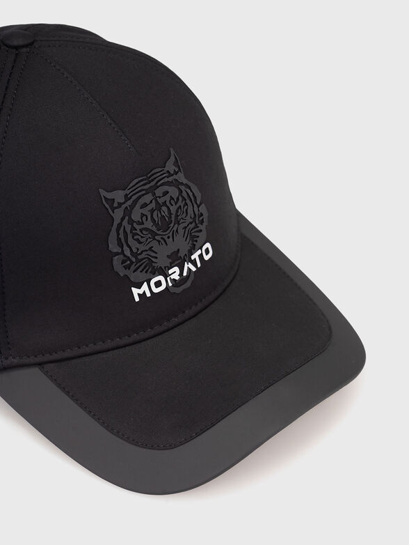 Baseball cap with embossed logo - 4