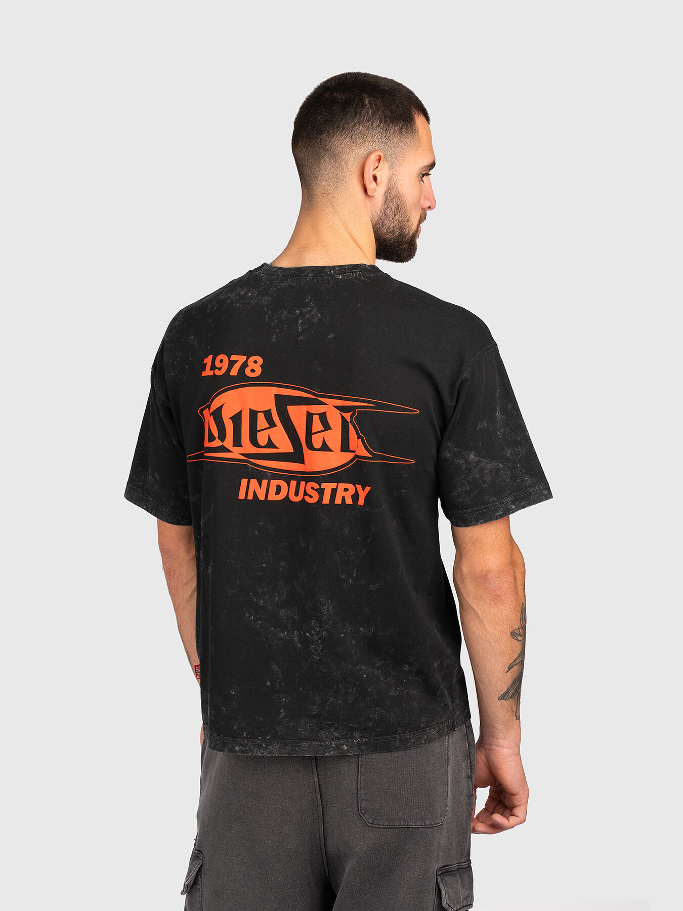 【DIESEL】t-boxt-q8 T-BOXT-Q8 T-shirt brand DIESEL — Globalbrandsstore.com/en
