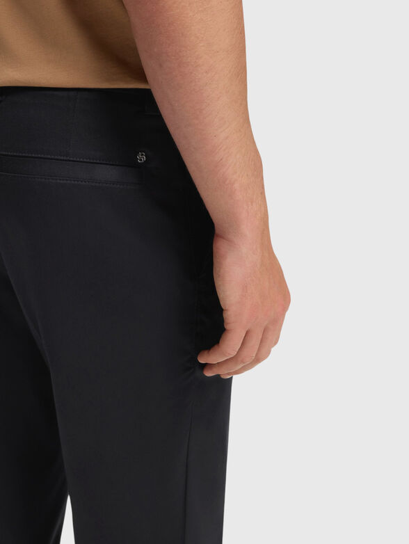 Beige trousers - 3