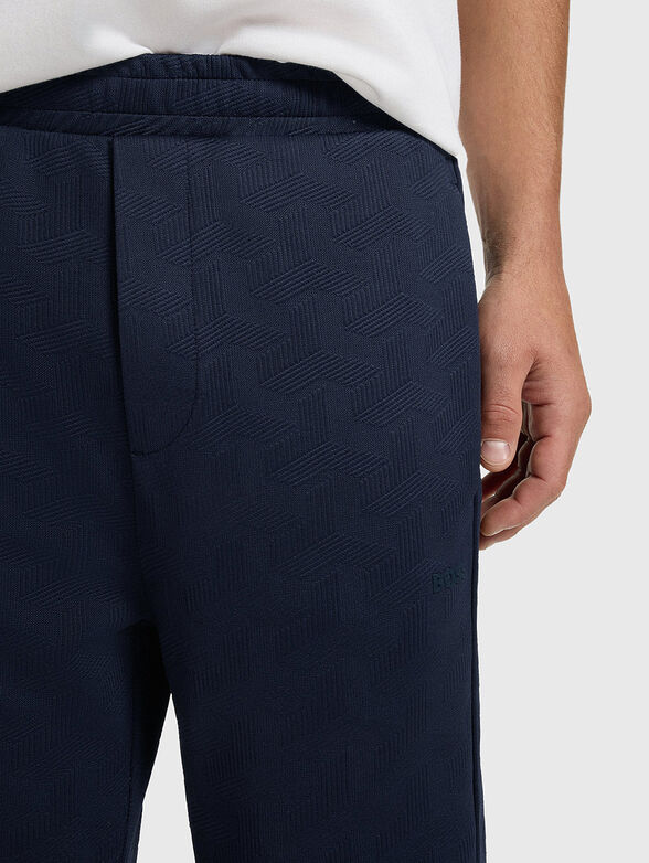 Sport trousers with accent pocket - 3