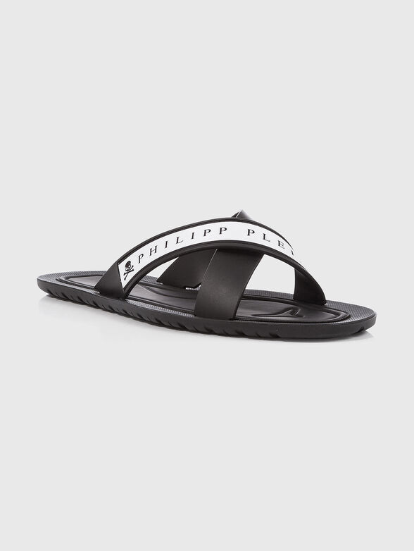 Black beach slippers with logo detail - 2
