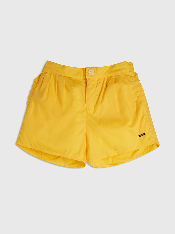 Къси панталони в жълт цвят - 1