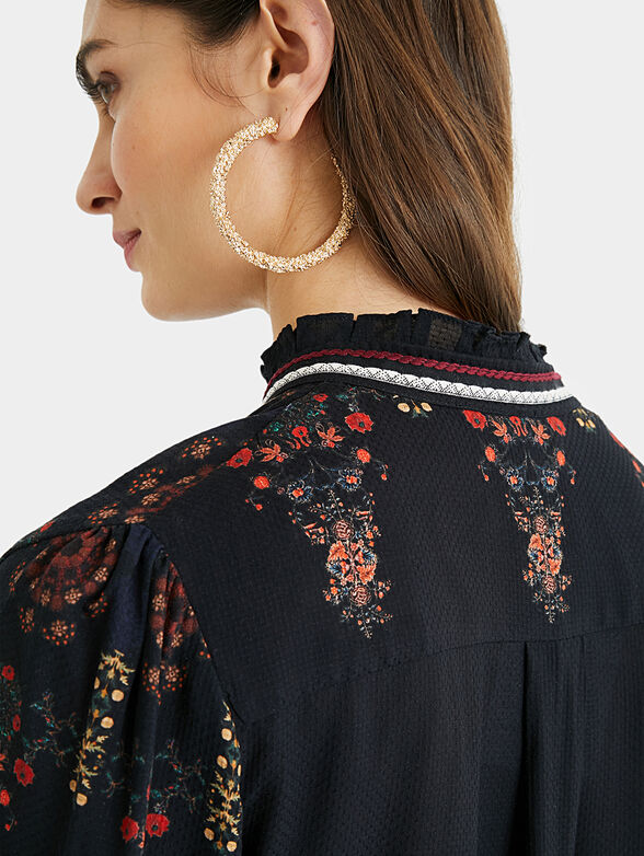 INDIRA Black blouse with floral print - 5