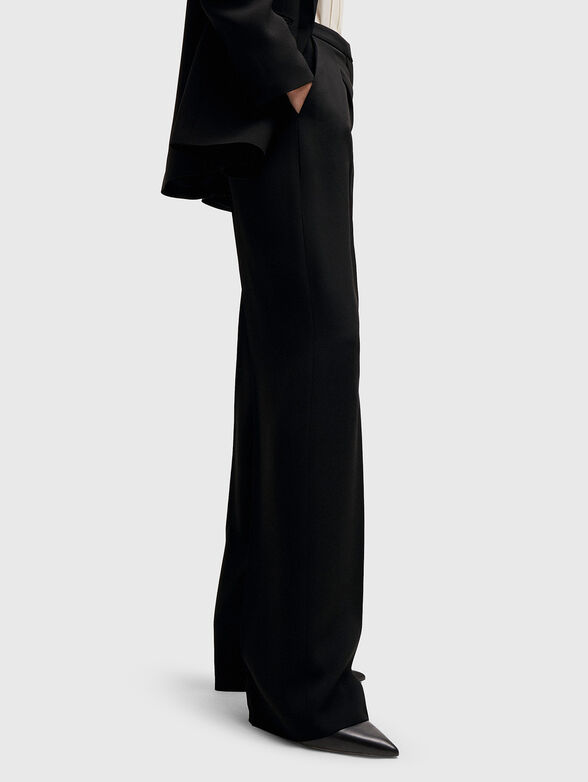 Black trousers wit wide legs - 3
