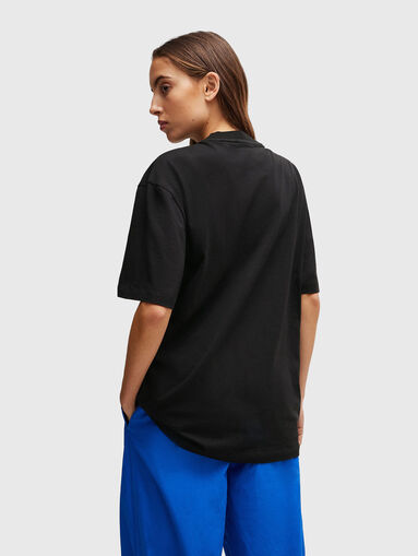 T-shirt with oval neckline - 5