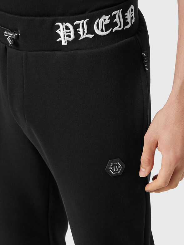 Sports pants with embroidered logo - 3