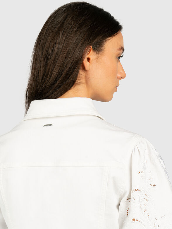 Denim jacket with openwork embroidery - 3