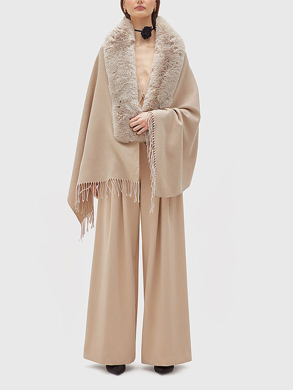 Beige scarf with faux fur collar - 2