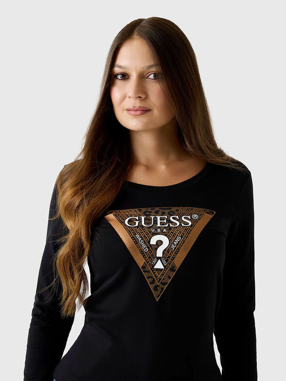 Crew neck blouse with triangular logo - 4