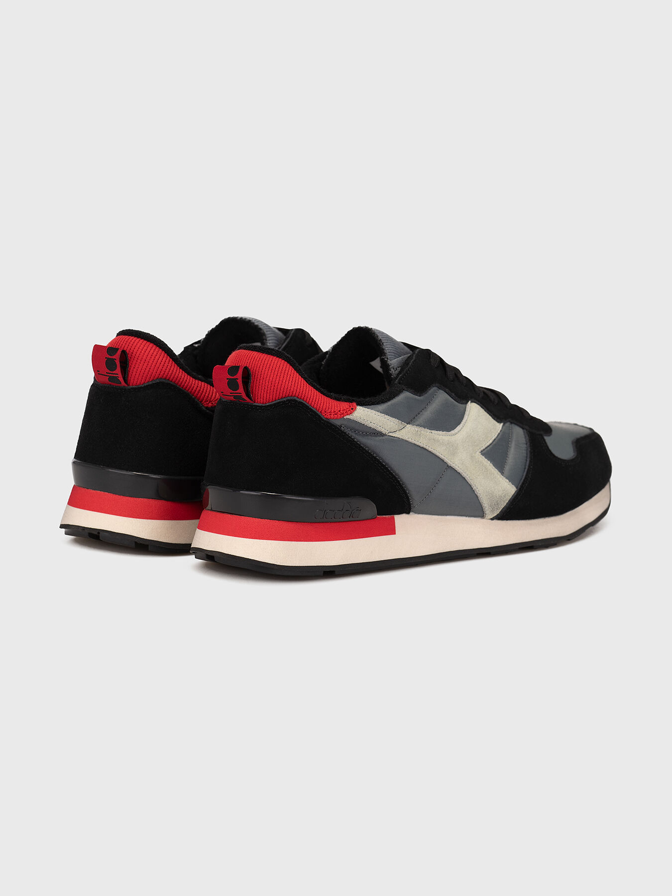 Camaro store sports shoes