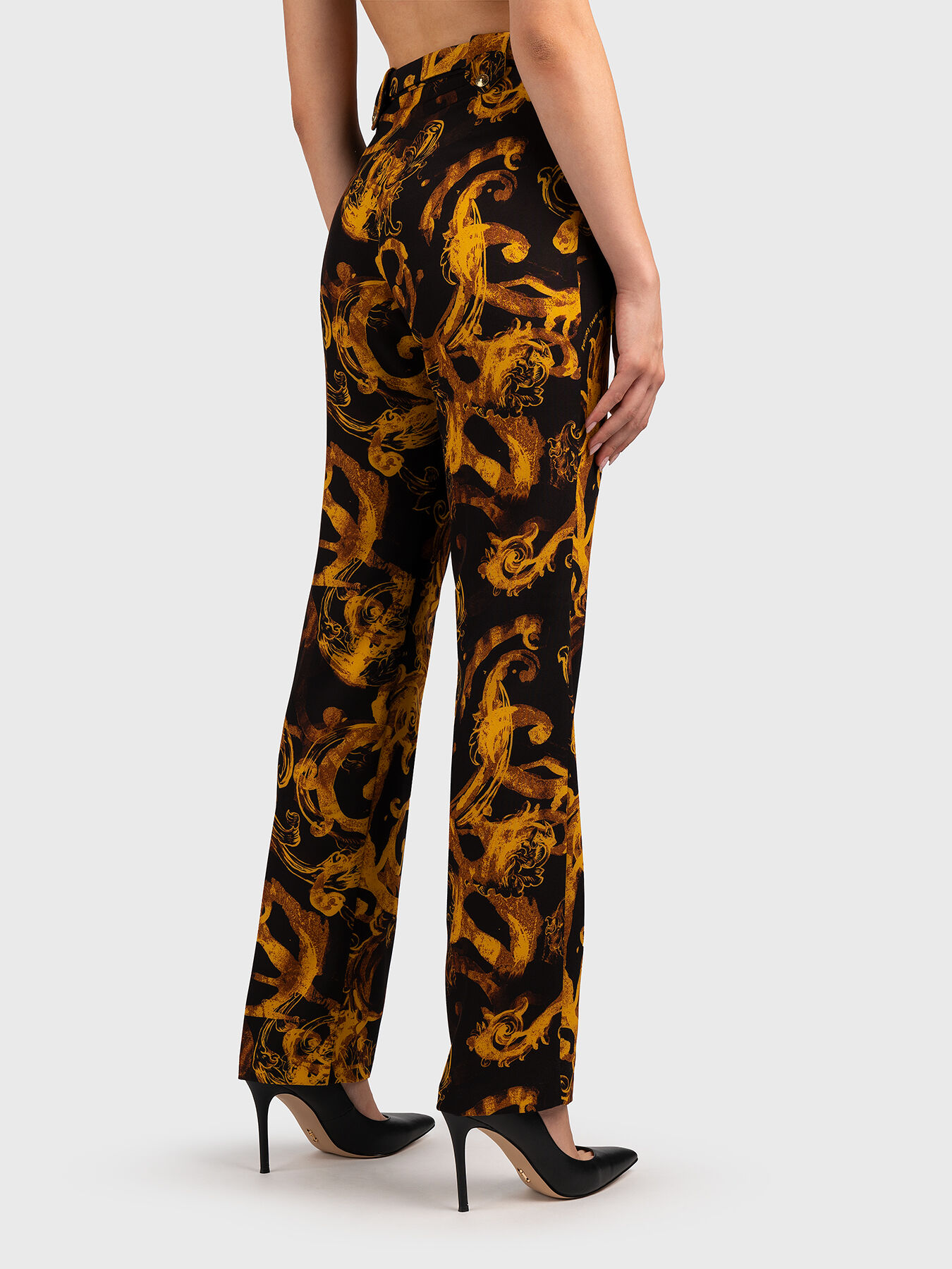 ♦VERSACE♦Chain Couture Cargo Pants☆正規品☆ Jeans cargo V-Emblem Nero,Stampa | VERSACE IT