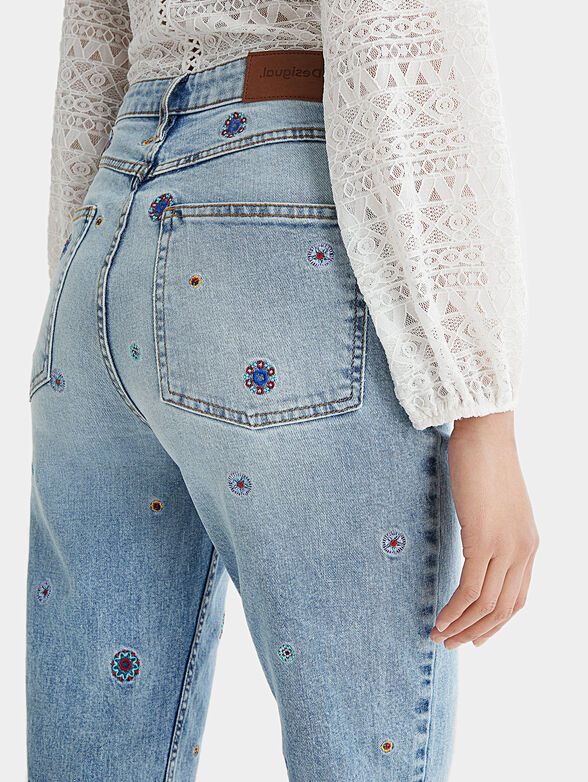 Jeans with embroidered details - 4