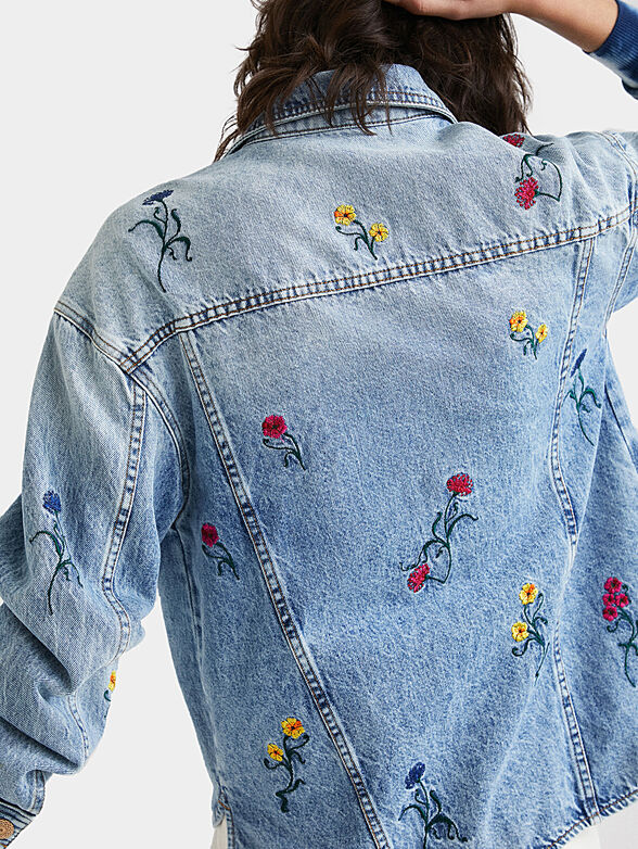 Asymmetrical denim jacket with floral details - 2