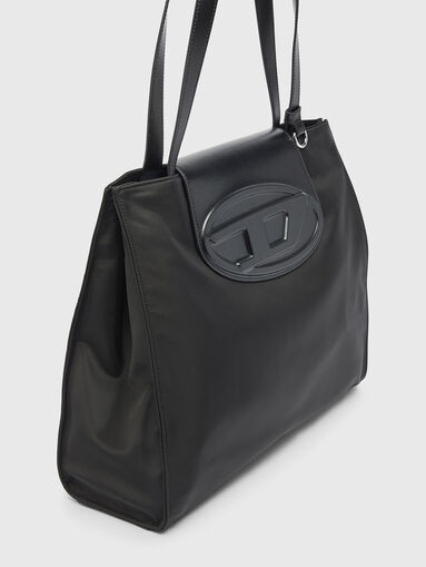 Large bag with a logo accent - 4
