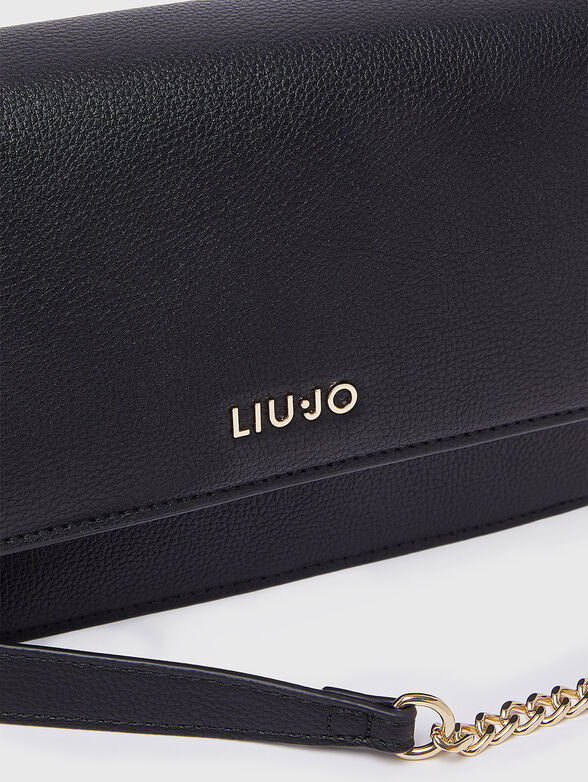 Small crossbody with gold chain strap - 4