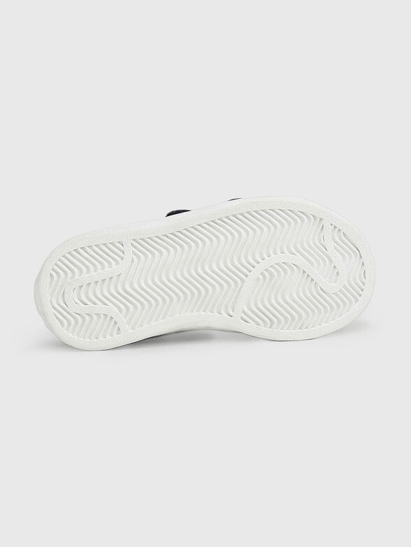 Sneakers with logo detail - 5