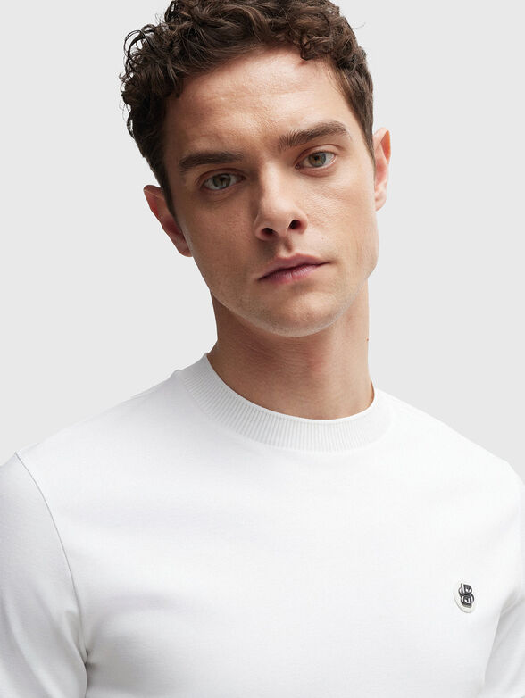 White T-shirt with oval neckline - 4