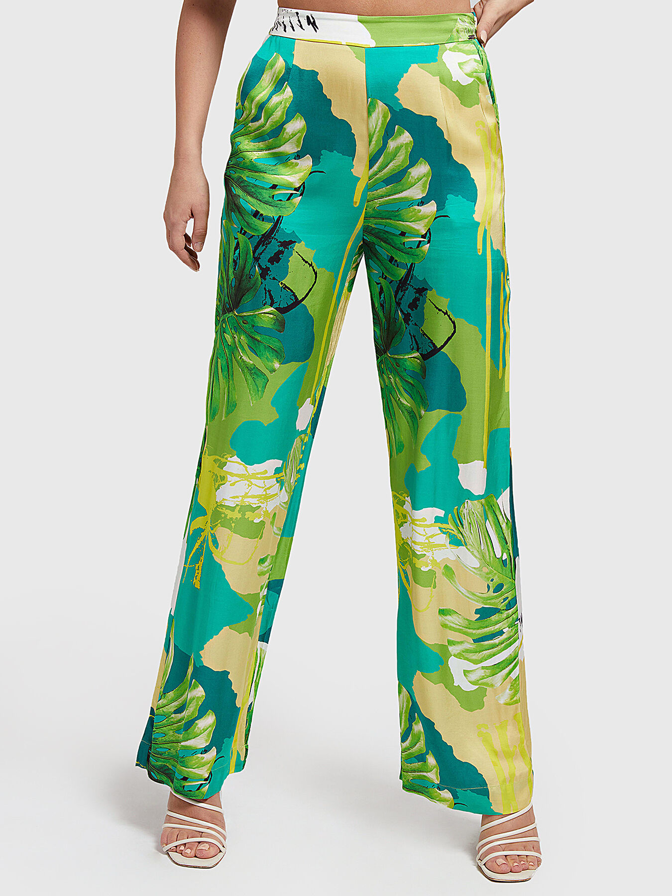 FELICITY Palazzo pant with print brand GUESS Globalbrandsstore en