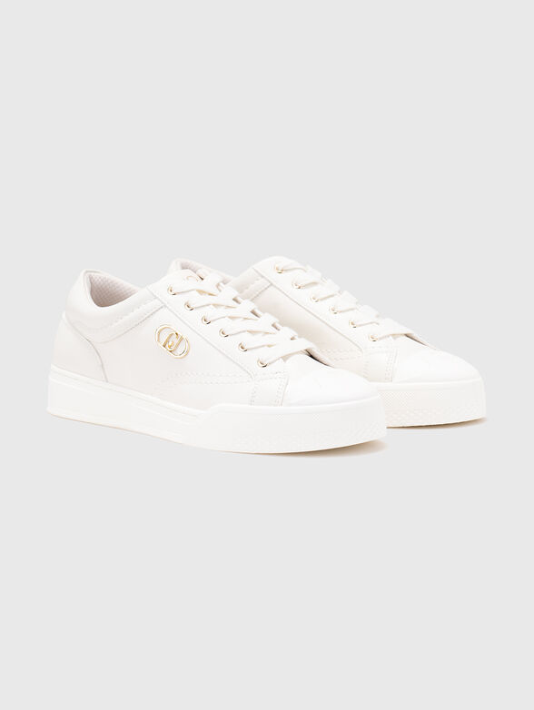 Sneakers with a logo detail - 2