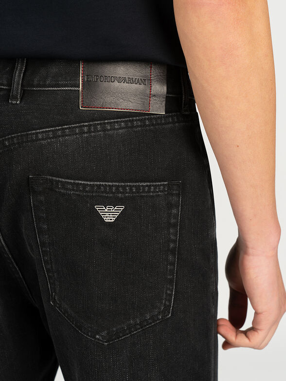 Tapered jeans with wahsed effect - 4