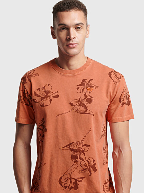 Тениска с флорални акценти - 1