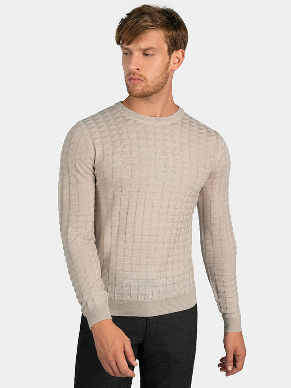 Beige sweater with texture - 1