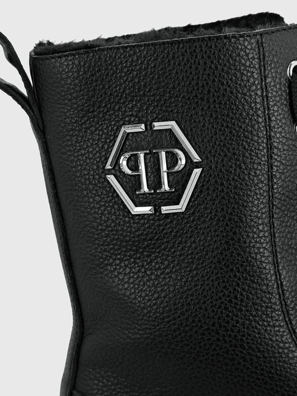 Leather boots with logo accent - 4