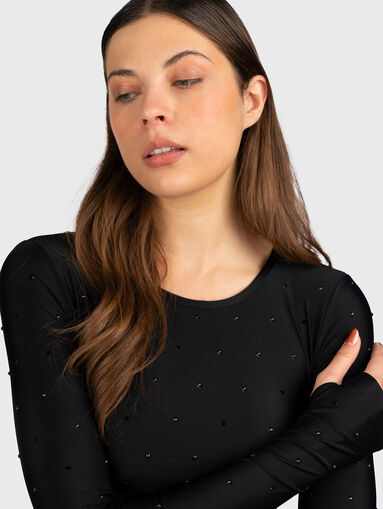 Cropped blouse with rhinestone appliqued - 5