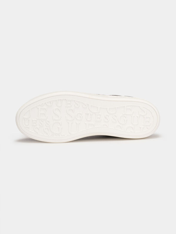 ROCKIES7 sneakers with red heart print - 5