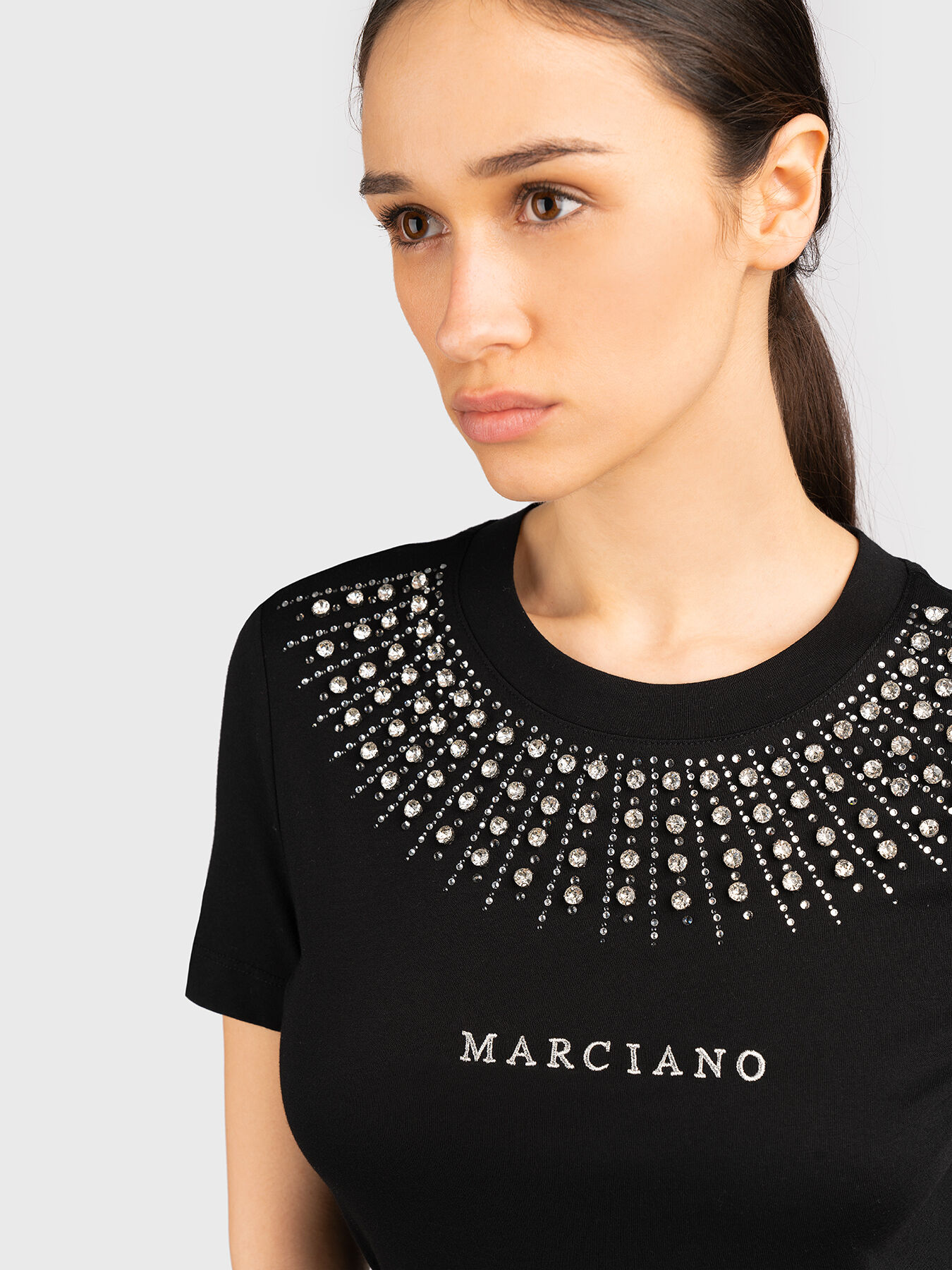 【関税込み】AREA ブラック Crystal Tシャツ Area Crystal Heart Cut-Out T-Shirt | Saks Fifth Avenue
