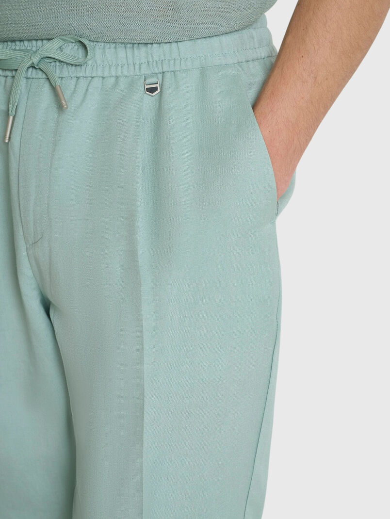 Trousers with a mini logo detail - 3