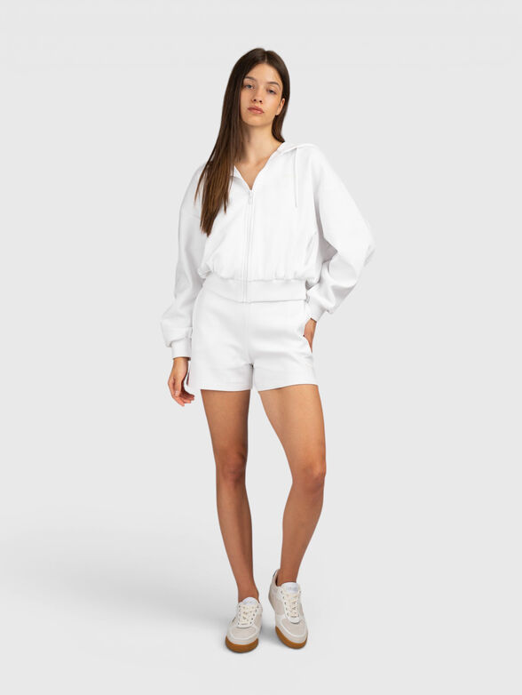 White sports shorts - 4