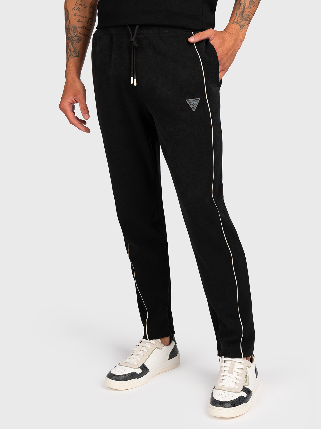 RANDELL jogger pants brand GUESS — Globalbrandsstore.com/en